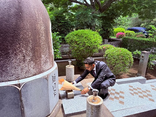 Abhishek Banerjee at the tomb of freedom fighter Rash Behari Bose in Tokyo