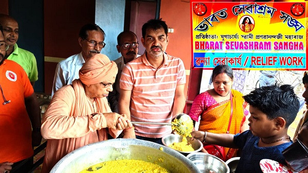 Bharat Sevashram Sangh distributes food and relief materials  in  ​​Assam