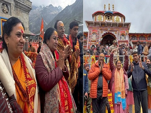 Delhi CM Rekha Gupta prays at kedarnath temple