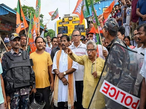 BJP's 12-hour bandh 'silent' in Khanaqul