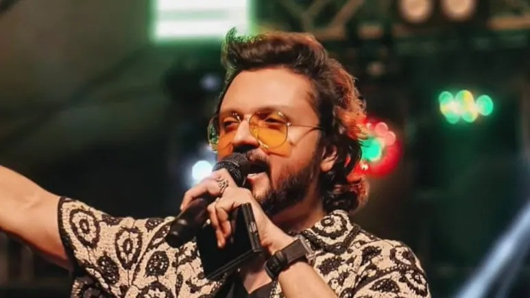 Rajesh Keshav on stage