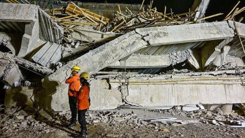 IndonesiaSchoolCollapse (symbolic picture)
