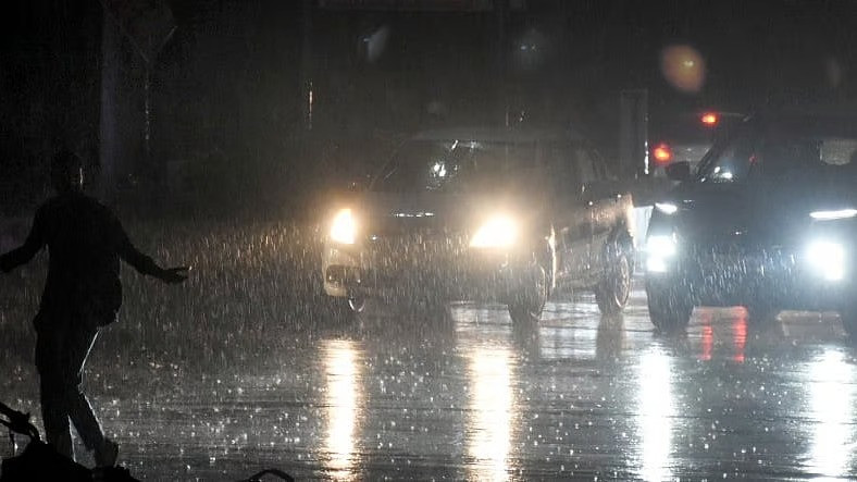 IMD Forecasts Heavy Rainfall in Several States Today