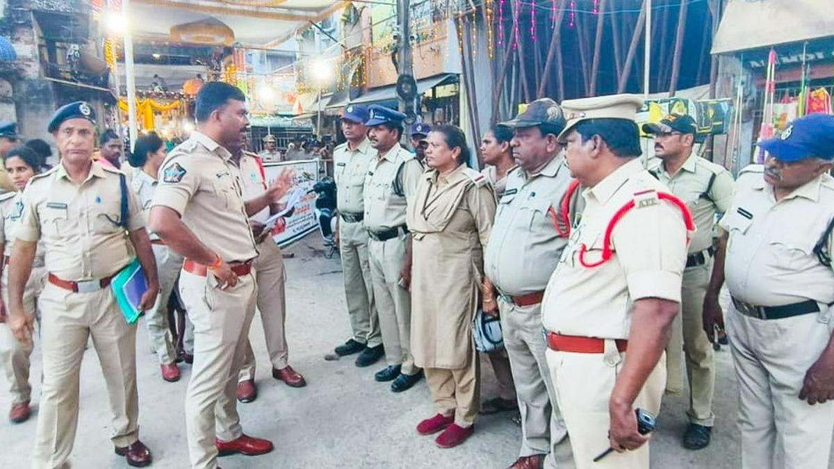 Police officers visit to ensure security during Puja, increased vigil in the city