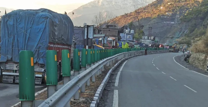 Jammu-Srinagar highway closed for heavy rains