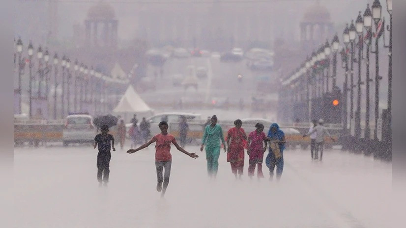 IMD Issues Red Alert for Extremely Heavy Rainfall