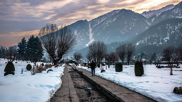 Cold winter due to weak La Niña conditions