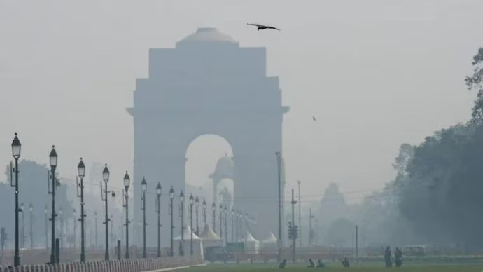 Smog chokes Delhi